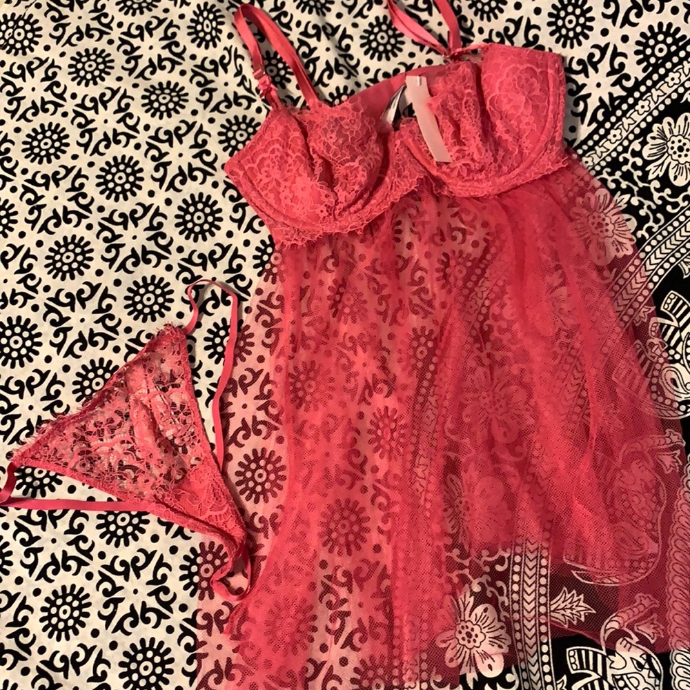 NWT -VS babydoll with matching g-string